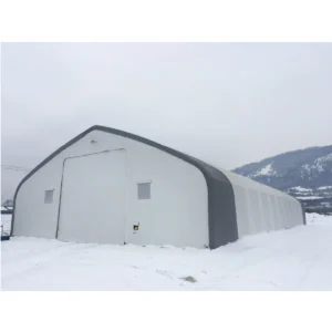 Hală industrială PVC 61m x 21.35m x 8.54m – structură metalică, rezistentă și versatilă